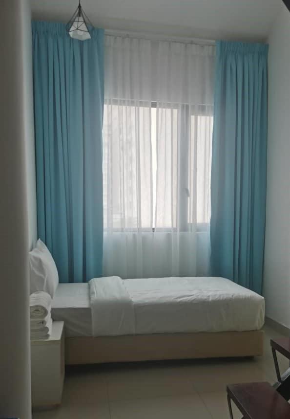 Yy48 Hotel 2 Mins Walk From Masjid Jamek Lrt Station Kuala Lumpur Zewnętrze zdjęcie