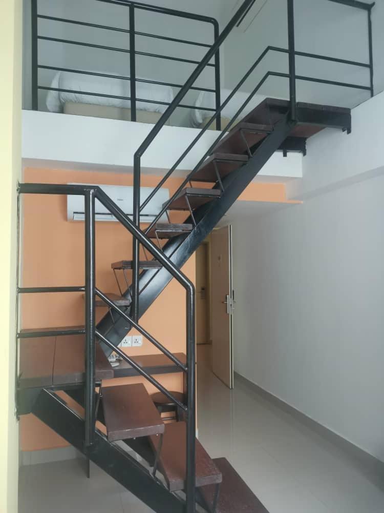 Yy48 Hotel 2 Mins Walk From Masjid Jamek Lrt Station Kuala Lumpur Zewnętrze zdjęcie