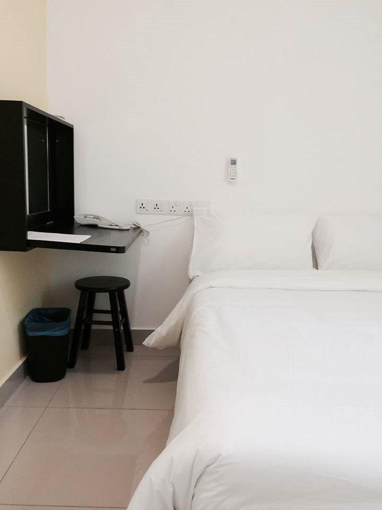 Yy48 Hotel 2 Mins Walk From Masjid Jamek Lrt Station Kuala Lumpur Zewnętrze zdjęcie