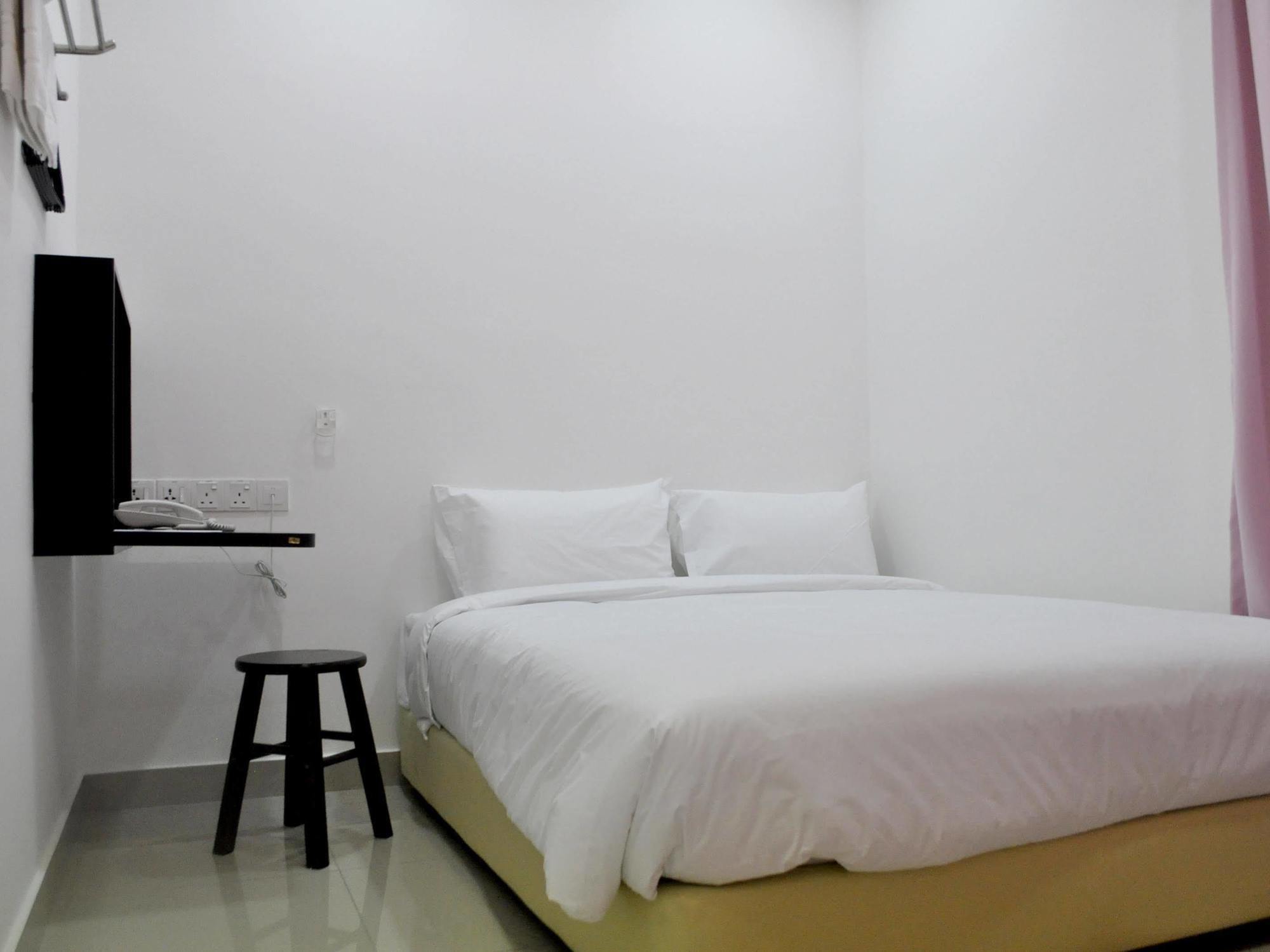 Yy48 Hotel 2 Mins Walk From Masjid Jamek Lrt Station Kuala Lumpur Zewnętrze zdjęcie
